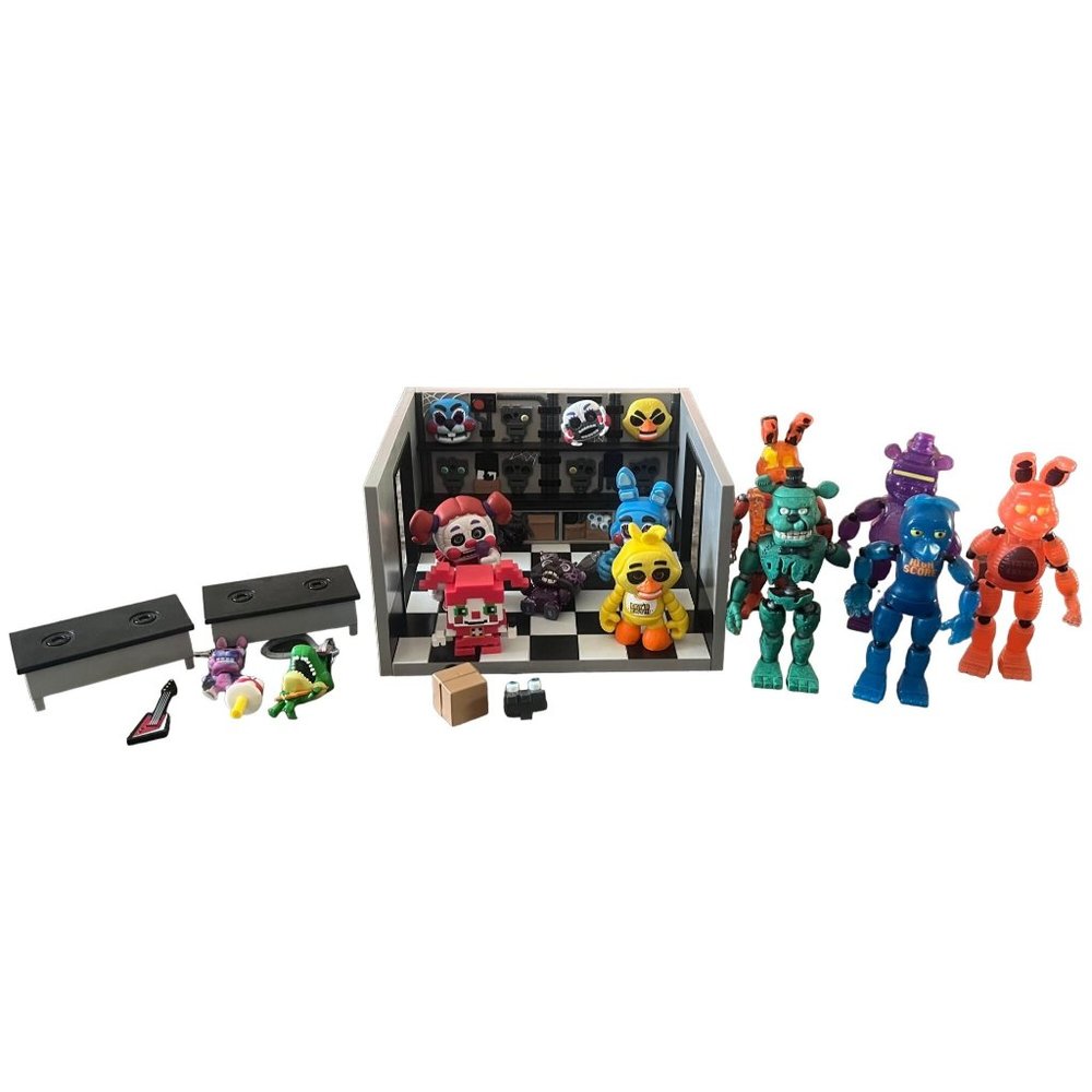 Funko Snaps Chica with Storage Room Five Night's At Freddy's Lot